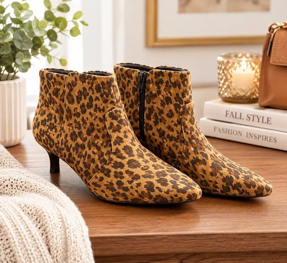 Clarks Linvale Judith Women’s Sz 7 Suede Leopard Print Ankle Boots Kitten Heel